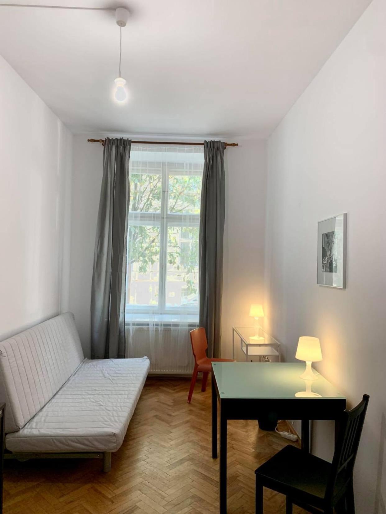 Enios Rooms Ul Jana Kochanowskiego 26 — Photos 2